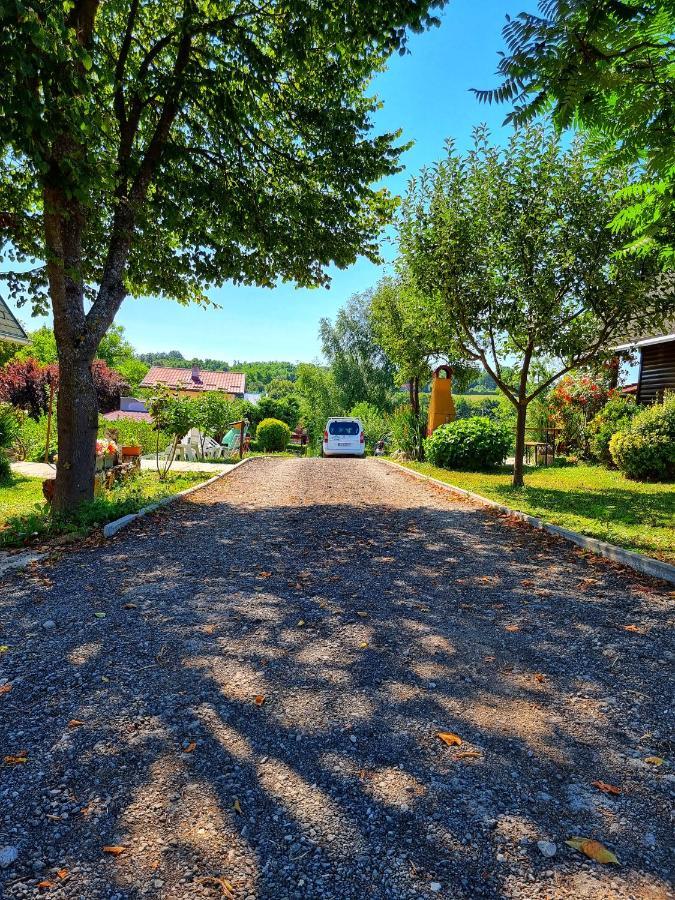 Guesthouse Mreznica- Mreznicka Idila Resort Galović-Selo エクステリア 写真